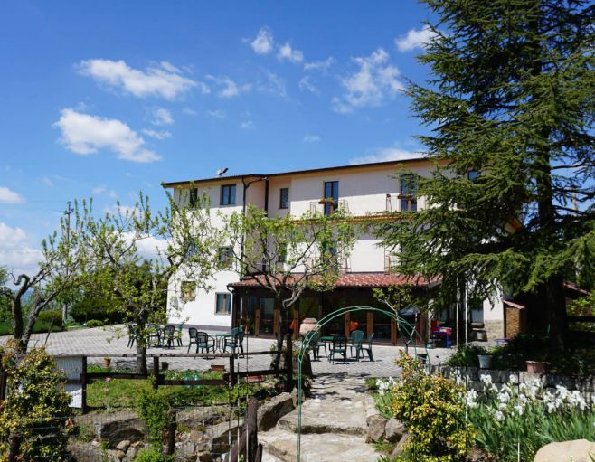 Costa San Bernardo tra gli alberi di Vaglio Basilicata